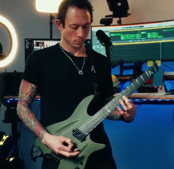 World renowned musician and music creator Matt Heafy demos Fishman TriplePlay MIDI guitar controller